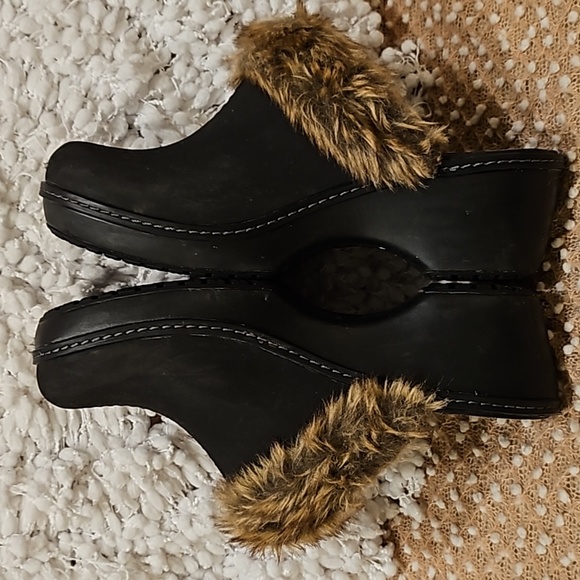 Crocs Mules - Picture 10 of 16